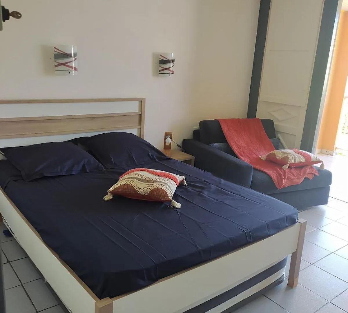 Apartment Joli Studio A 5 Min De La Plage Sainte-Anne